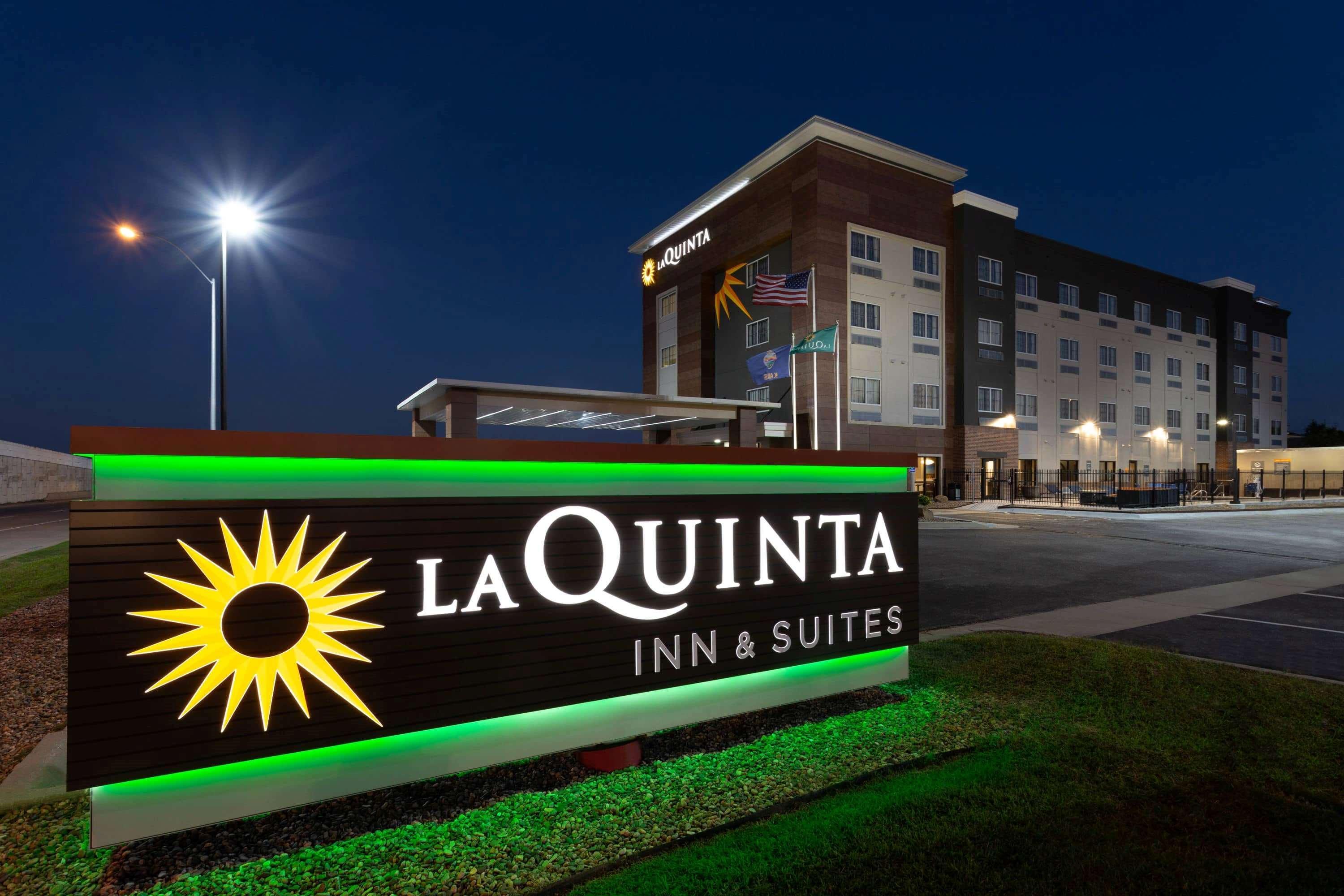 La Quinta By Wyndham Wichita Airport Hotel Buitenkant foto