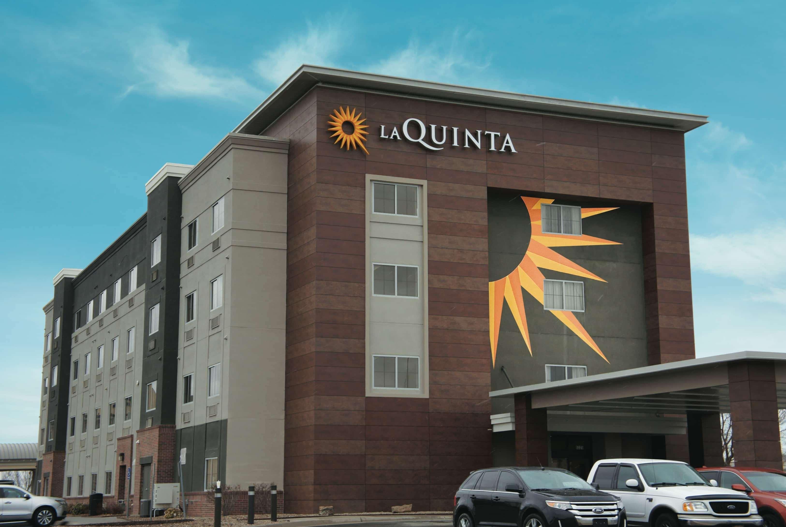 La Quinta By Wyndham Wichita Airport Hotel Buitenkant foto